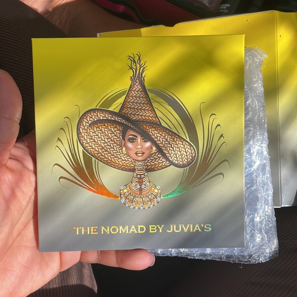The Nomad by Juvias Pallette - Picture 4 of 8
